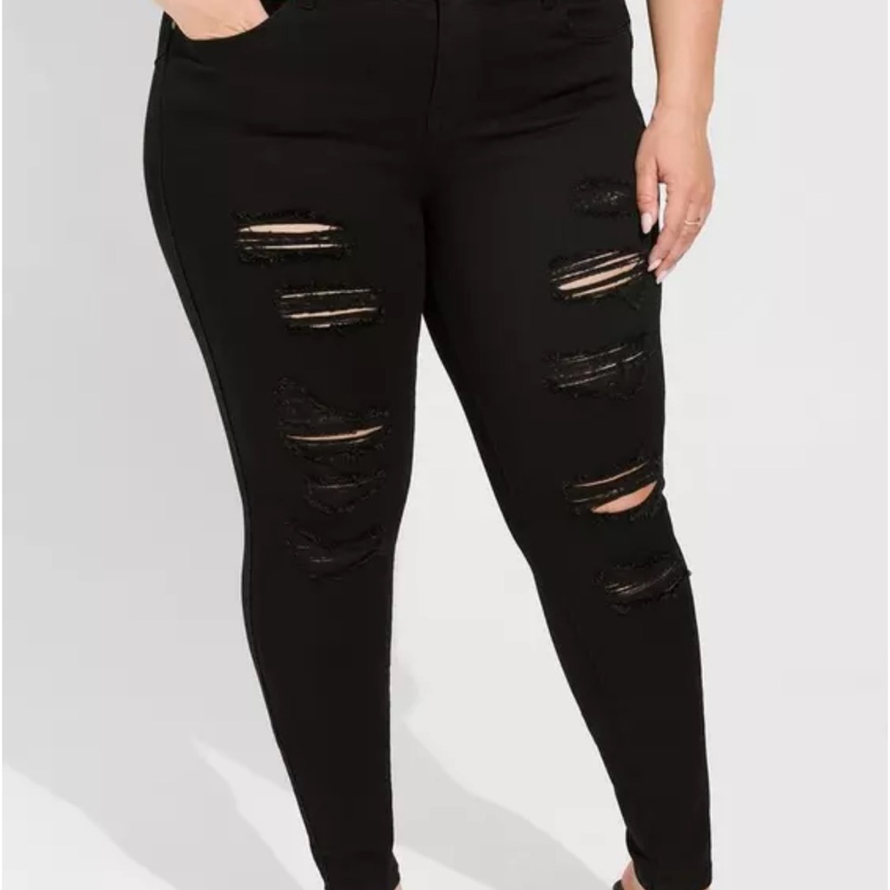 Women's Black Distressed Jeans